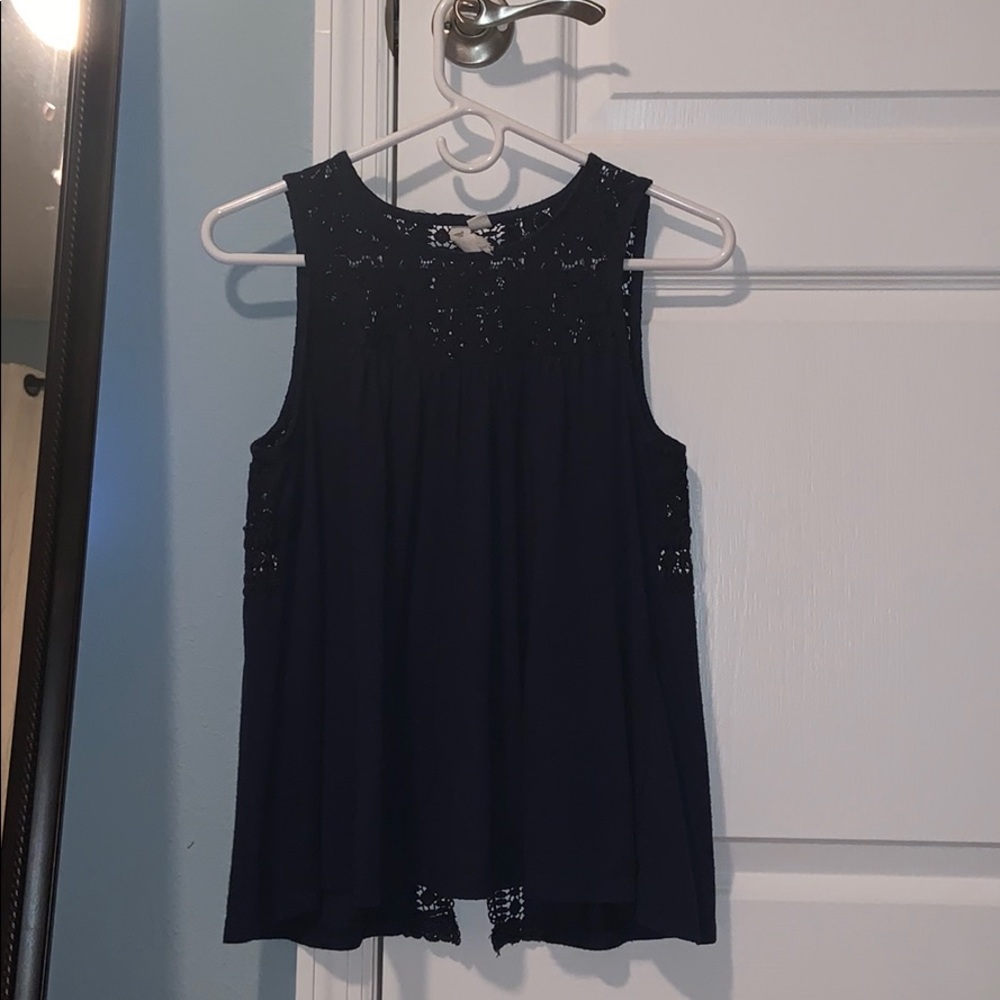 Tillys lace back tank top